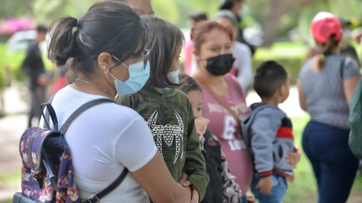 vacunacion vacunación a menores a niños vacunan a pequeños sarampion rubeola vacuna niño  6